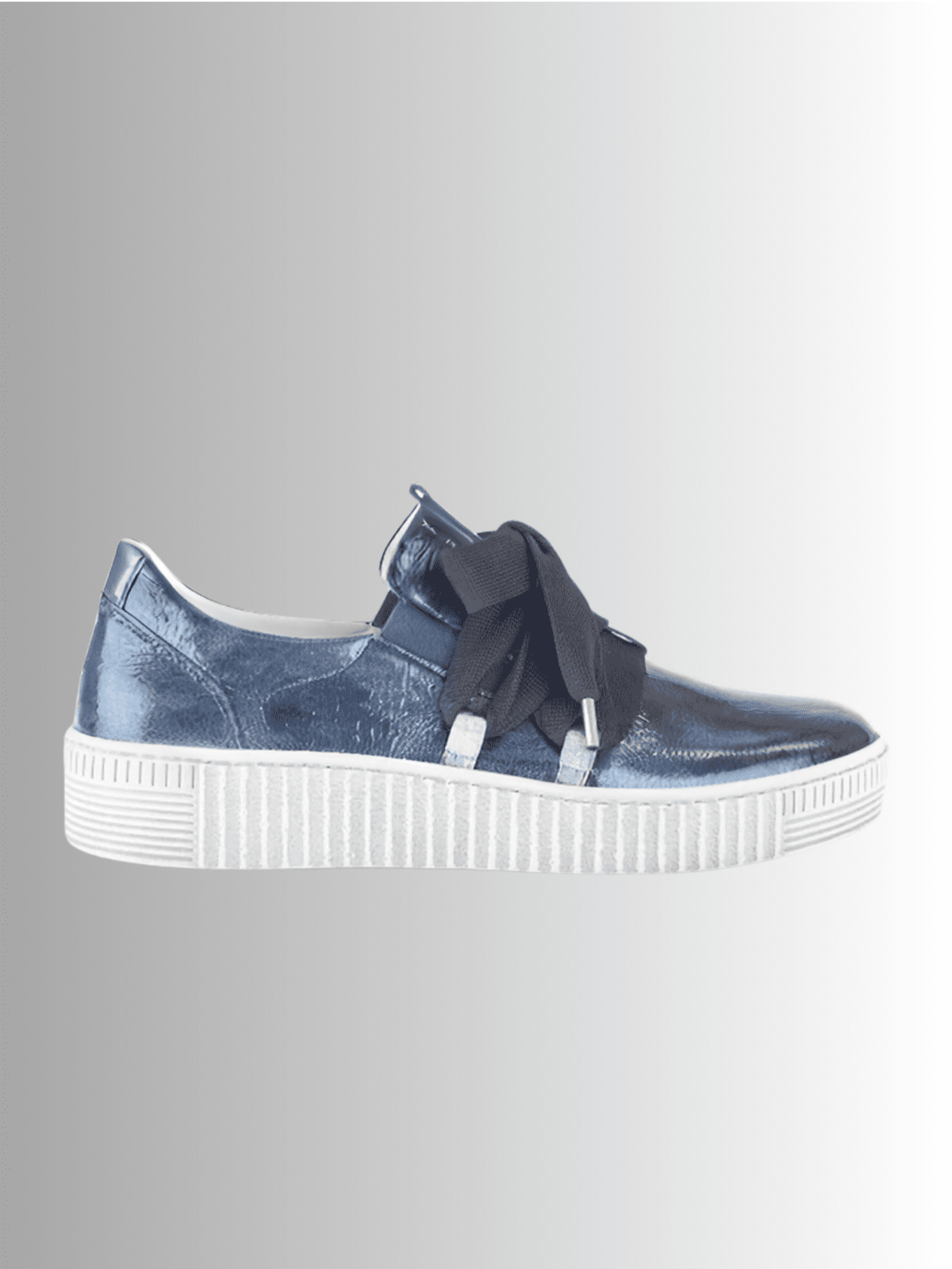 Wide Lace Sneaker Pearl